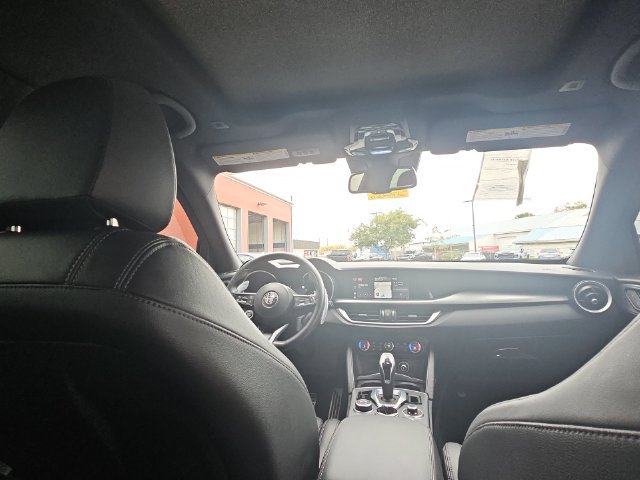 Used 2022 Alfa Romeo Stelvio Veloce AWD/4WD image 35
