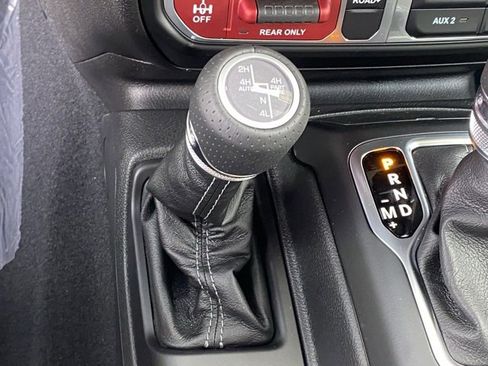 New 2026 Jeep Gladiator Mojave image 25