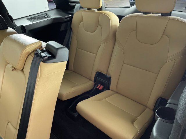 Used 2018 Volvo XC90 T6 Momentum AWD/4WD image 34