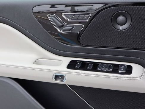 New 2025 Lincoln Aviator 2WD w/ Equipment Group 101A image 14