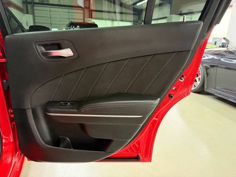 Used 2022 Dodge Charger SXT RWD image 14