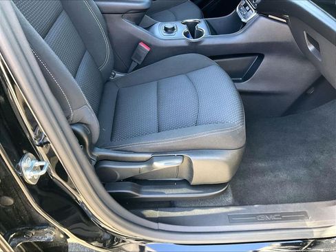 Used 2024 GMC Terrain SLE AWD/4WD image 35