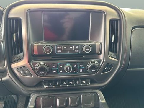 Used 2019 GMC Sierra 2500 SLT w/ All Terrain HD Package AWD/4WD image 10