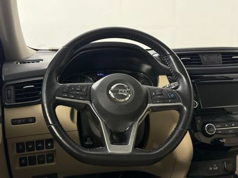 Used 2018 Nissan Rogue SL w/ Premium Package FWD image 24