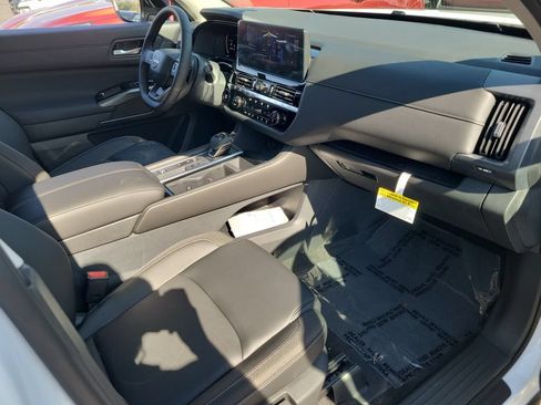 New 2026 Nissan Pathfinder SL FWD image 11