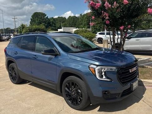 Used 2024 GMC Terrain SLT w/ Elevation Edition AWD/4WD image 2