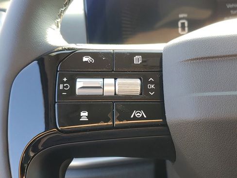 New 2026 Kia Sorento LX FWD image 11