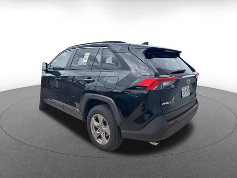 Used 2025 Toyota RAV4 LE AWD/4WD image 8