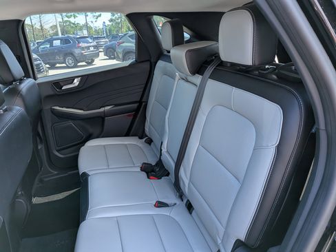 Used 2023 Ford Escape Platinum image 14