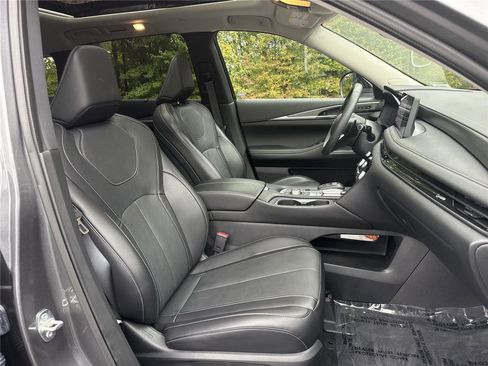 Certified 2025 INFINITI QX60 Luxe image 22
