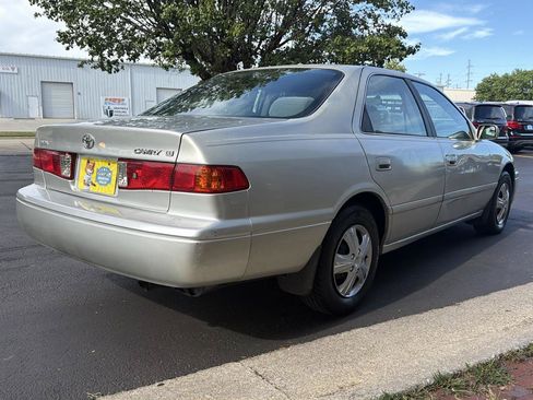 Used 2000 Toyota Camry CE FWD image 5