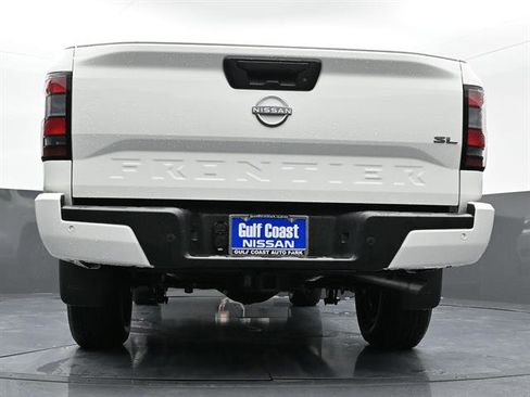 Used 2025 Nissan Frontier SL image 30