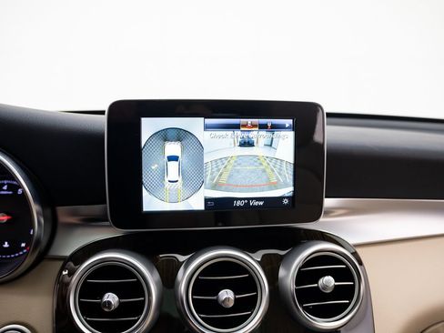 Used 2019 Mercedes-Benz GLC 300 4MATIC image 24