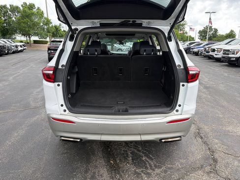 Used 2021 Buick Enclave Premium w/ Sun and Sites Package AWD/4WD image 9