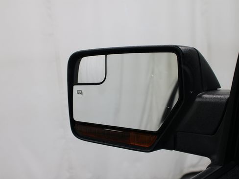 Used 2015 Ford Expedition EL XLT w/ Equipment Group 202A AWD/4WD image 9
