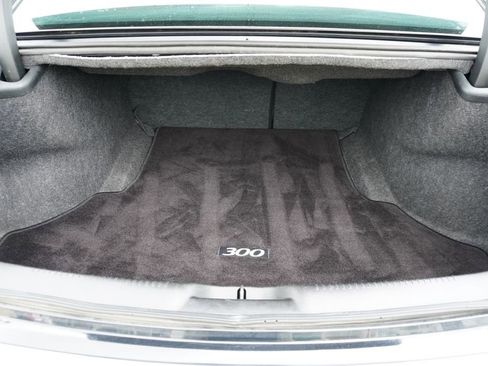 Used 2016 Chrysler 300 C RWD image 29