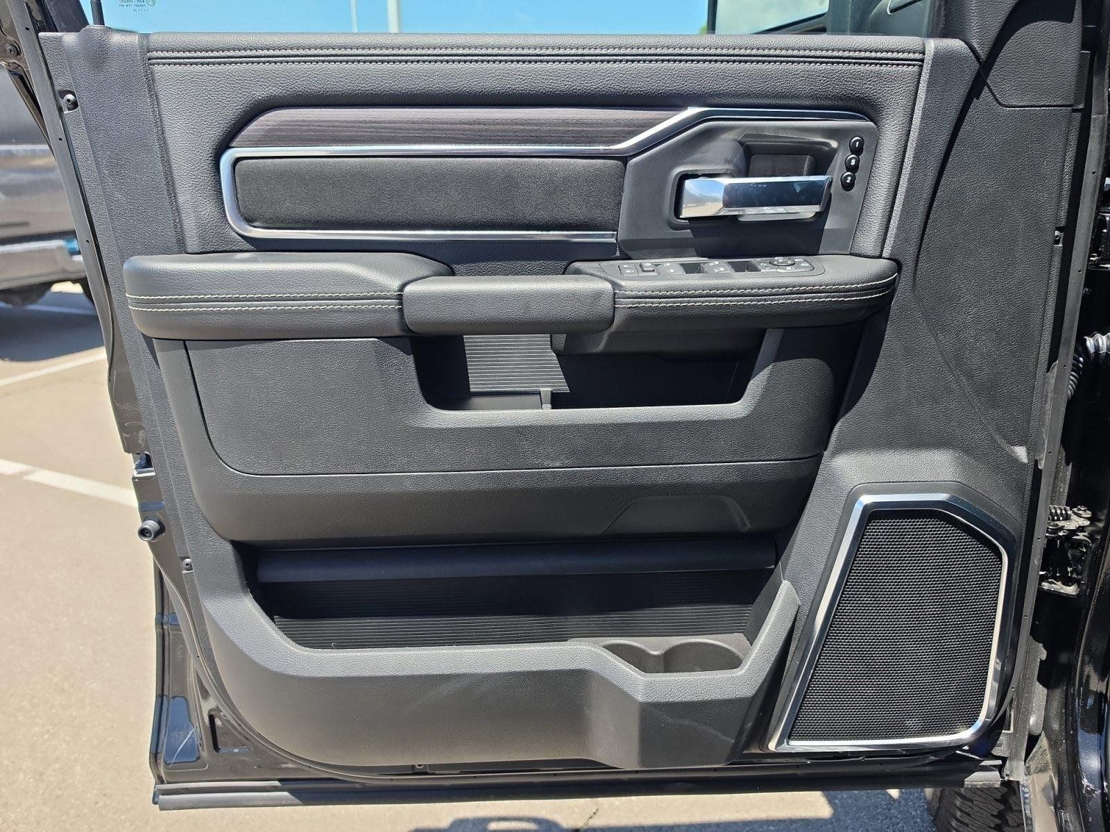New 2026 RAM 2500 Laramie w/ Night Edition AWD/4WD image 9