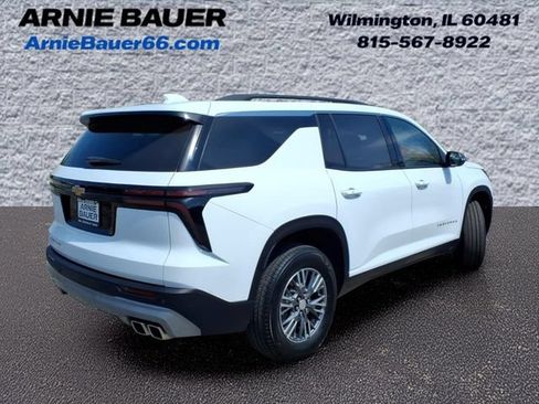 Used 2025 Chevrolet Traverse LT AWD/4WD image 6