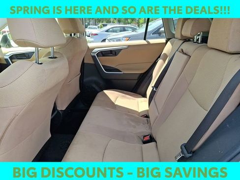 Used 2019 Toyota RAV4 LE image 10