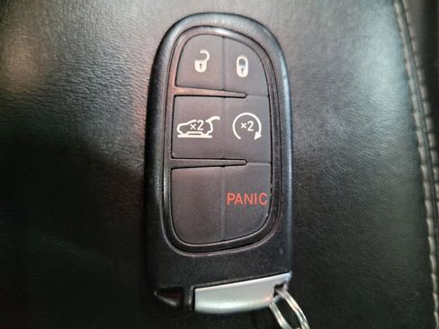 Used 2019 Jeep Cherokee Limited AWD/4WD image 32