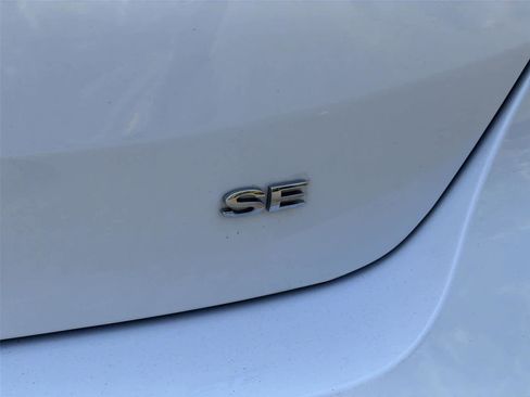 Used 2016 Ford Focus SE w/ Equipment Group 201A FWD image 8