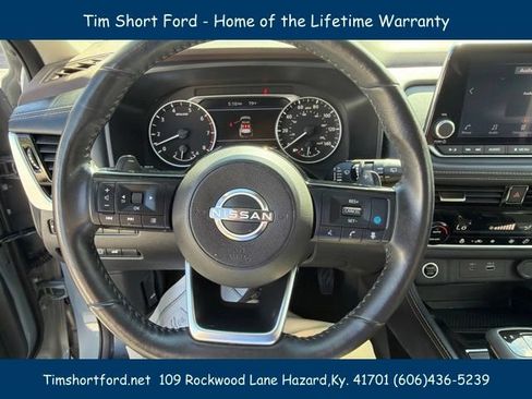 Used 2023 Nissan Rogue SL AWD/4WD image 16