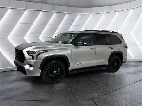 Used 2024 Toyota Sequoia Limited image 3