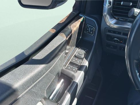 Used 2021 Ford F150 Lariat image 12