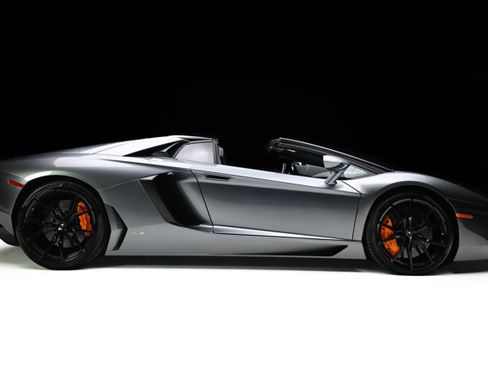 Used 2016 Lamborghini Aventador LP 700-4 AWD/4WD image 2