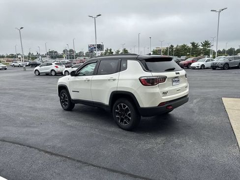 Used 2019 Jeep Compass Trailhawk AWD/4WD image 3