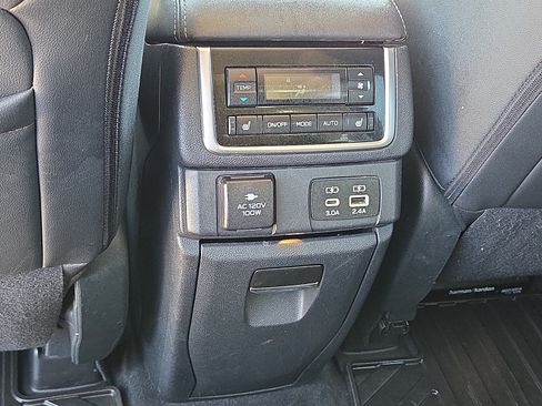 Used 2024 Subaru Ascent Touring w/ Popular Package #2 AWD/4WD image 12
