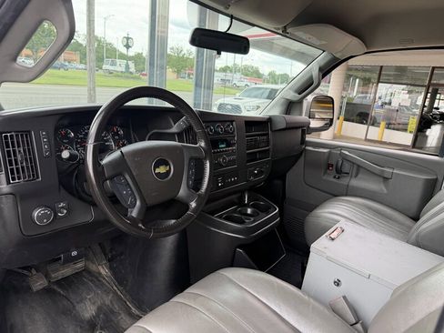 Used 2021 Chevrolet Express 3500 w/ Driver Convenience Package RWD image 11