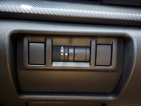 Used 2025 Subaru Crosstrek 2.5i Limited w/ Popular Package #4A image 35