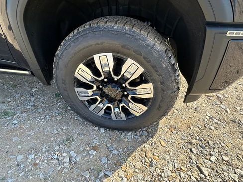 New 2026 GMC Sierra 2500 Denali w/ Denali Reserve Package image 3