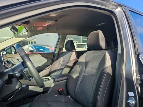 Used 2023 Nissan Rogue SV image 18