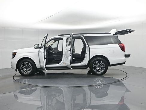 Used 2025 Ford Expedition Max Active AWD/4WD image 42