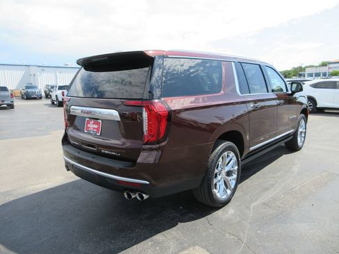 Certified 2022 GMC Yukon XL Denali w/ Denali Ultimate Package AWD/4WD image 6