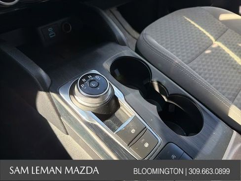 Used 2022 Ford Escape SE FWD image 4