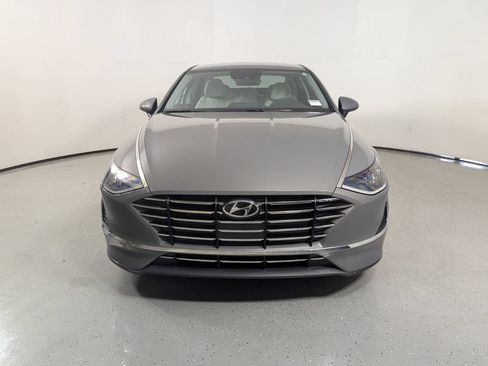 Used 2023 Hyundai Sonata SE FWD image 2