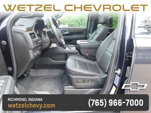 Used 2023 Chevrolet Suburban Premier w/ Advanced Technology Package AWD/4WD image 14