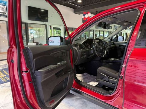 Used 2025 Honda Ridgeline Sport image 28