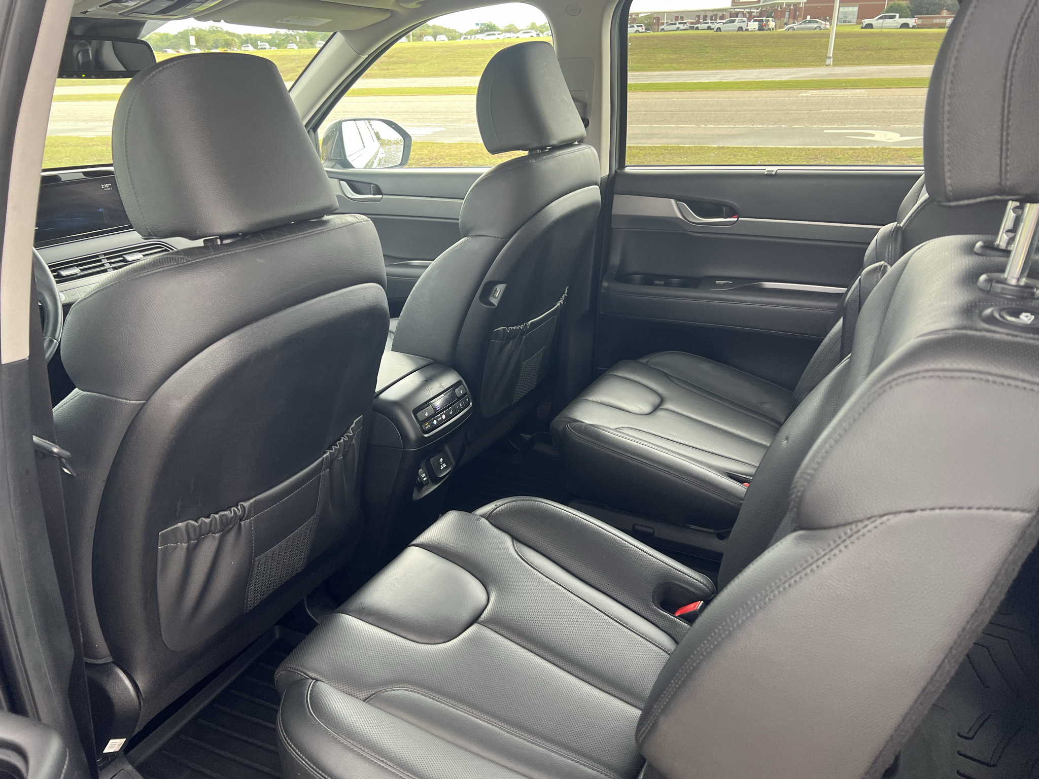 Used 2022 Hyundai Palisade SEL w/ Premium Package FWD image 17