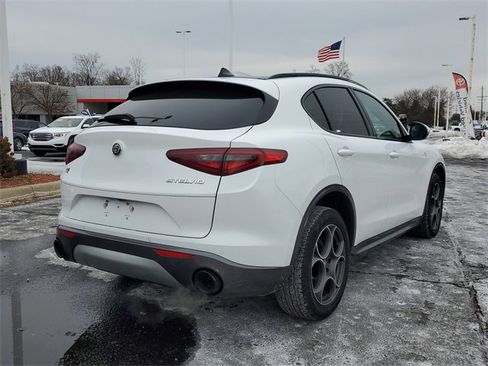Used 2023 Alfa Romeo Stelvio Ti image 4