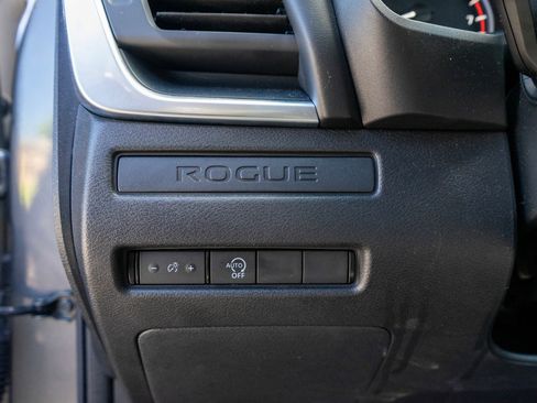 Used 2023 Nissan Rogue S AWD/4WD image 15