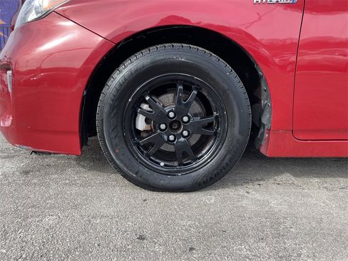 Used 2013 Toyota Prius Two image 9