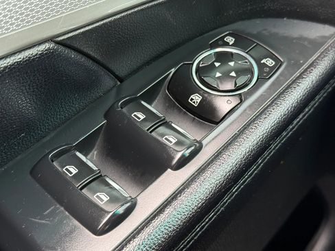 Used 2016 Ford Explorer XLT AWD/4WD image 24