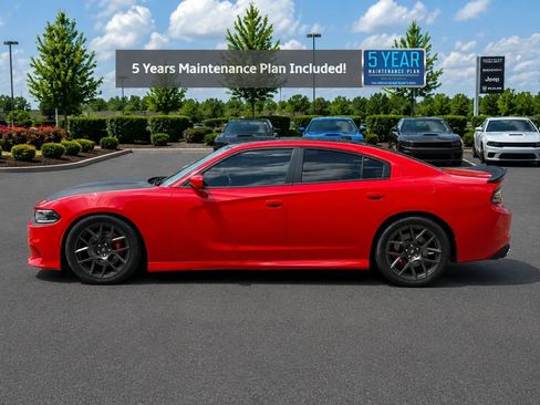 Used 2017 Dodge Charger R/T Scat Pack w/ Beats Audio Group RWD image 2
