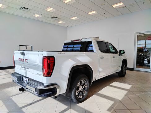 Used 2024 GMC Sierra 1500 SLT AWD/4WD image 2