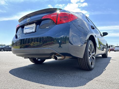 Used 2019 Toyota Corolla SE w/ SE Premium Package FWD image 10