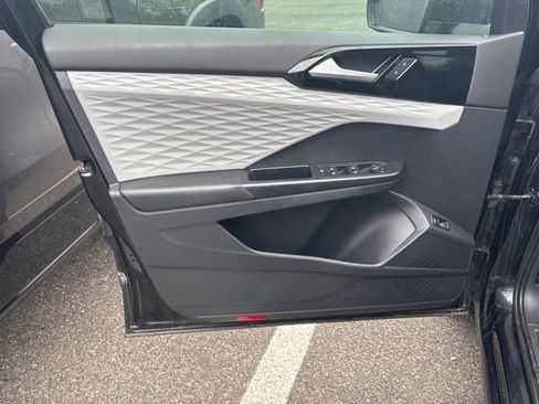 Used 2022 Volkswagen Taos S image 8